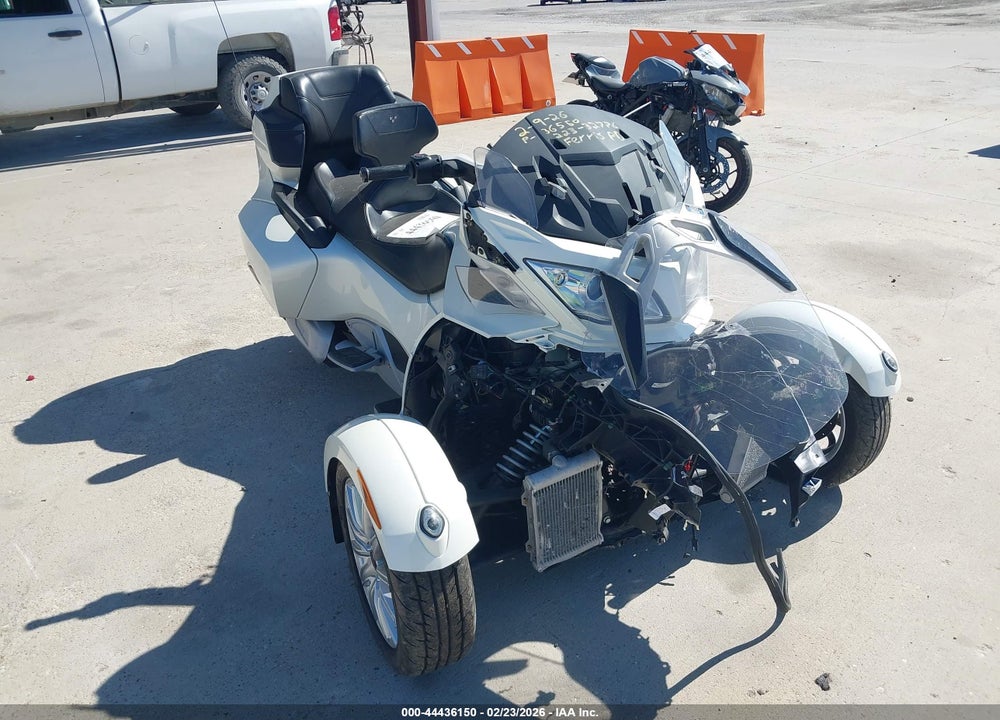 2014 CAN-AM SPYDER ROADSTER RT/RTS/RT LIMITED VIN: 2BXNBDD15EV008335