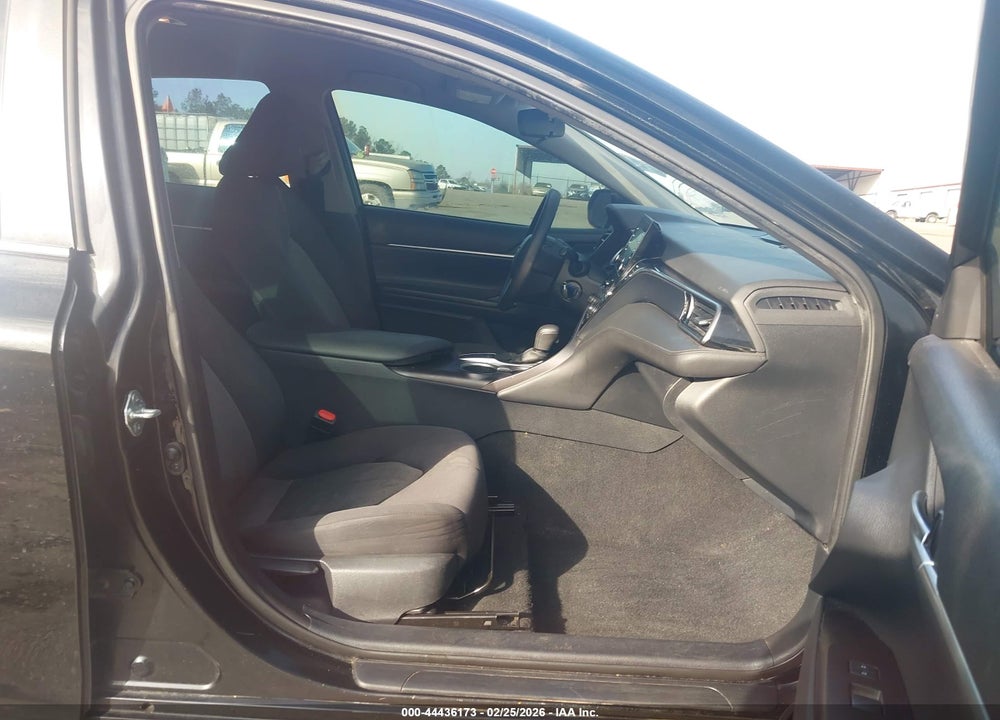2022 TOYOTA CAMRY LE VIN: 4T1C11AK3NU630543