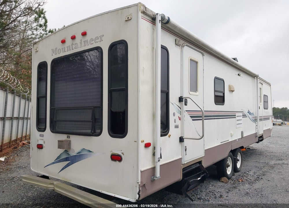 2003 MOUN CT VIN: 4YDT3352232078818
