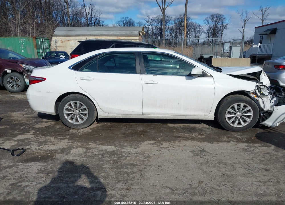 2016 TOYOTA CAMRY LE VIN: 4T4BF1FK9GR584442