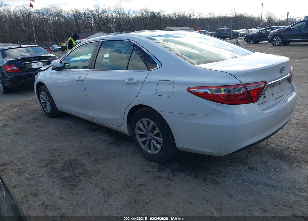 2016 TOYOTA CAMRY LE VIN: 4T4BF1FK9GR584442