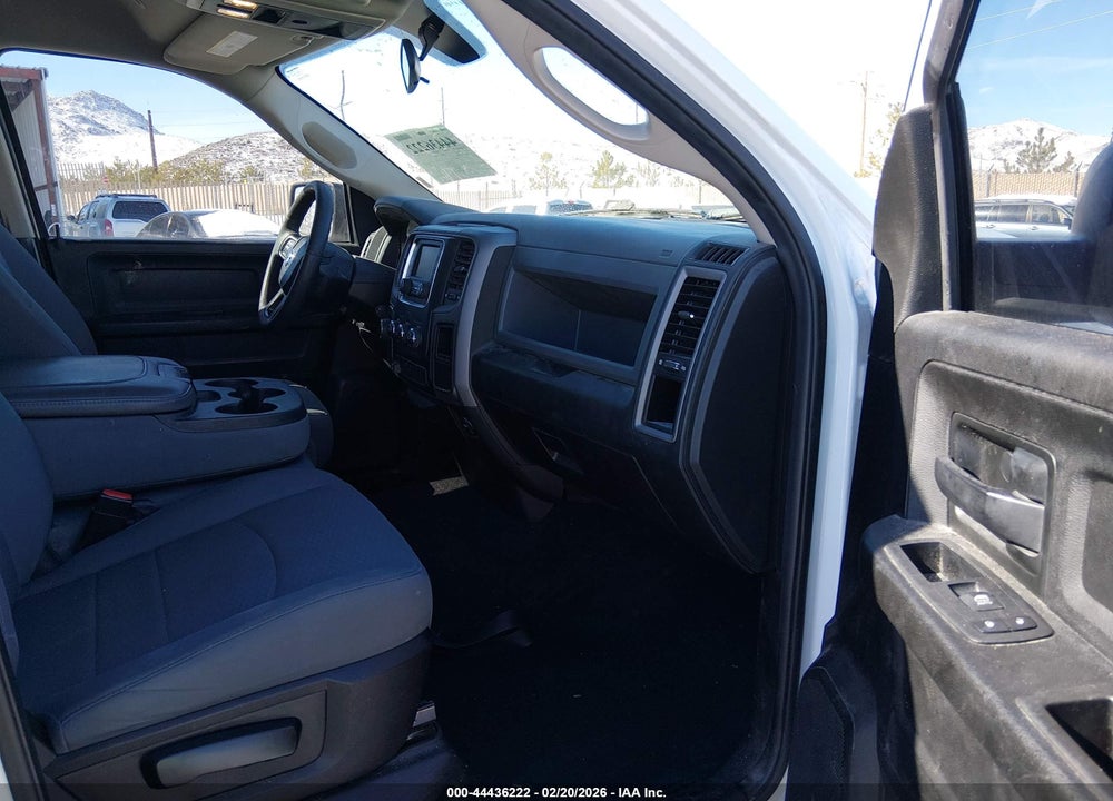 2019 RAM 1500 CLASSIC TRADESMAN  4X4 6'4 BOX VIN: 1C6RR7FT3KS668901