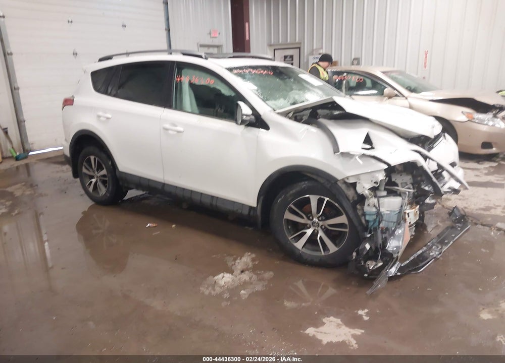 2017 TOYOTA RAV4 XLE VIN: 2T3RFREV6HW635603