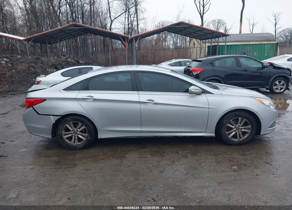 2014 HYUNDAI SONATA GLS VIN: 5NPEB4AC8EH881301