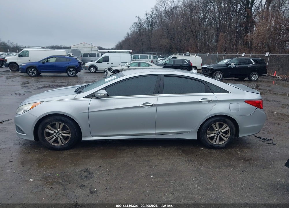2014 HYUNDAI SONATA GLS VIN: 5NPEB4AC8EH881301