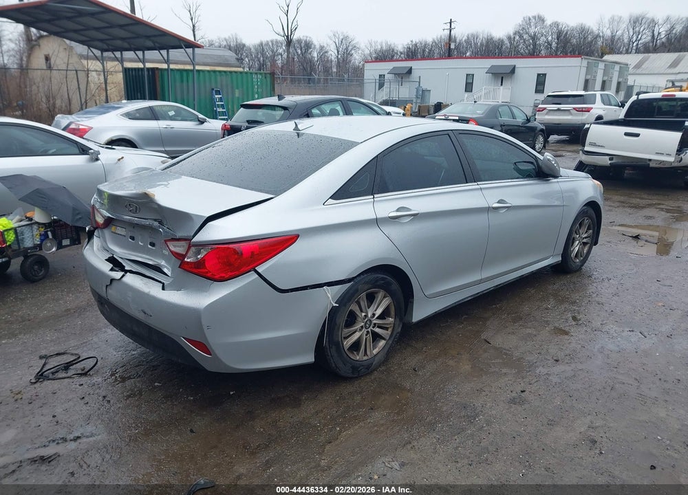 2014 HYUNDAI SONATA GLS VIN: 5NPEB4AC8EH881301
