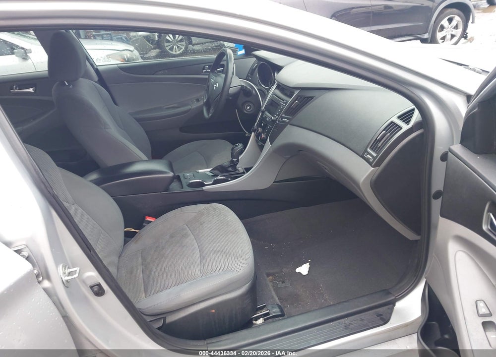 2014 HYUNDAI SONATA GLS VIN: 5NPEB4AC8EH881301