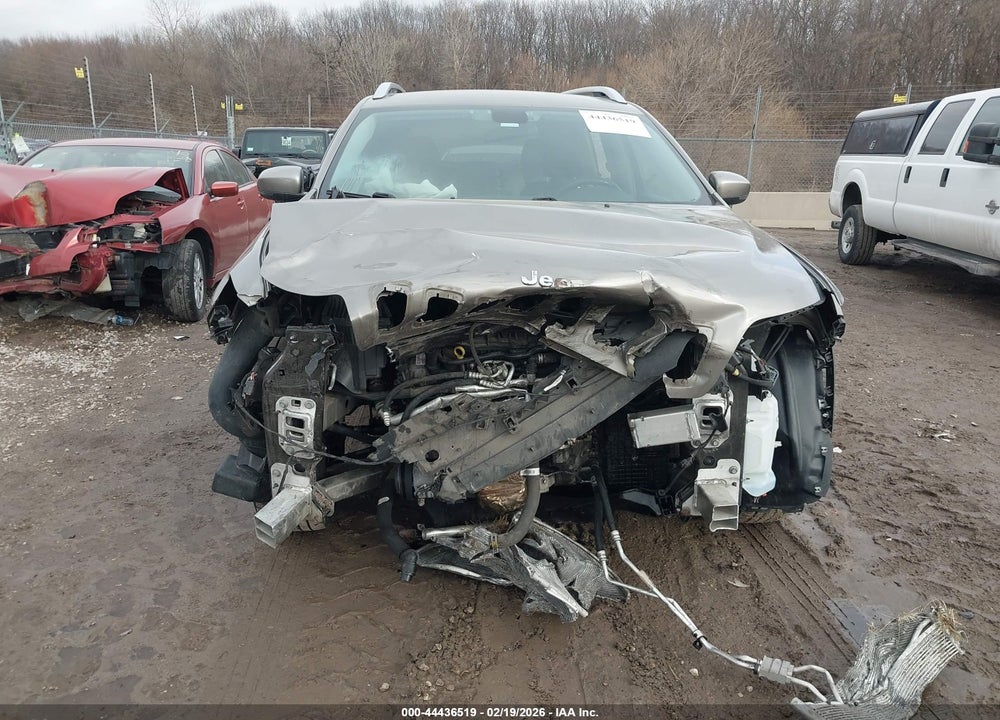 2019 JEEP CHEROKEE LATITUDE PLUS 4X4 VIN: 1C4PJMLX1KD239354