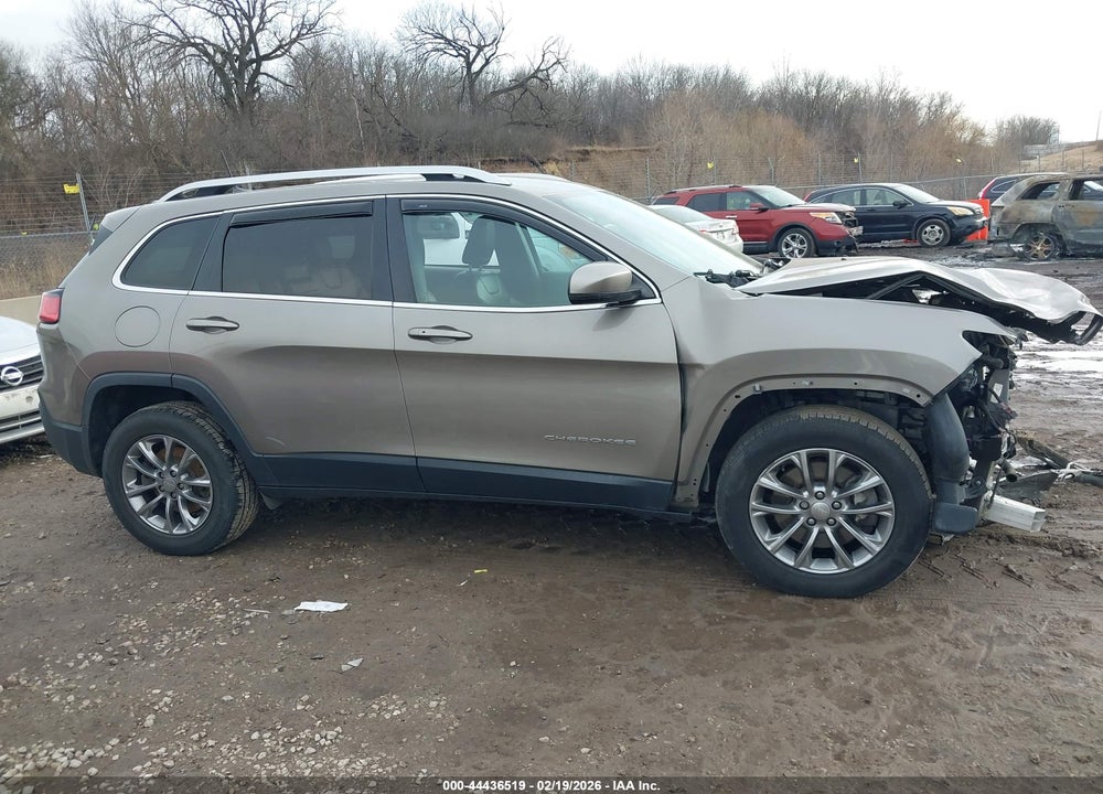 2019 JEEP CHEROKEE LATITUDE PLUS 4X4 VIN: 1C4PJMLX1KD239354