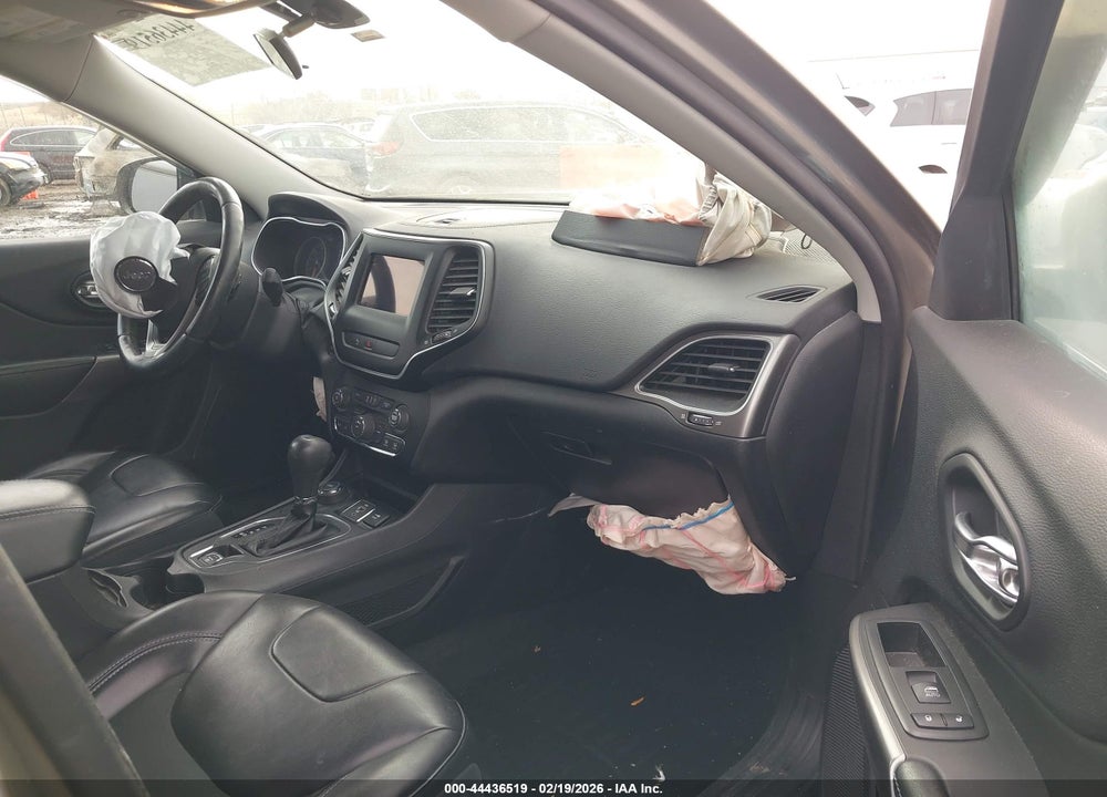 2019 JEEP CHEROKEE LATITUDE PLUS 4X4 VIN: 1C4PJMLX1KD239354