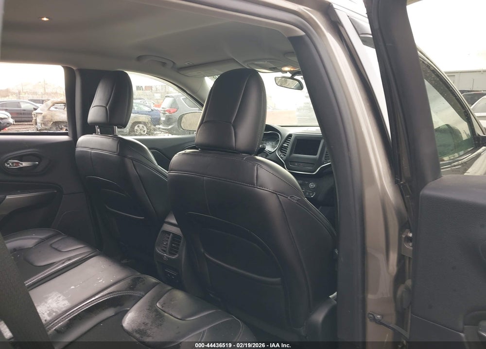 2019 JEEP CHEROKEE LATITUDE PLUS 4X4 VIN: 1C4PJMLX1KD239354