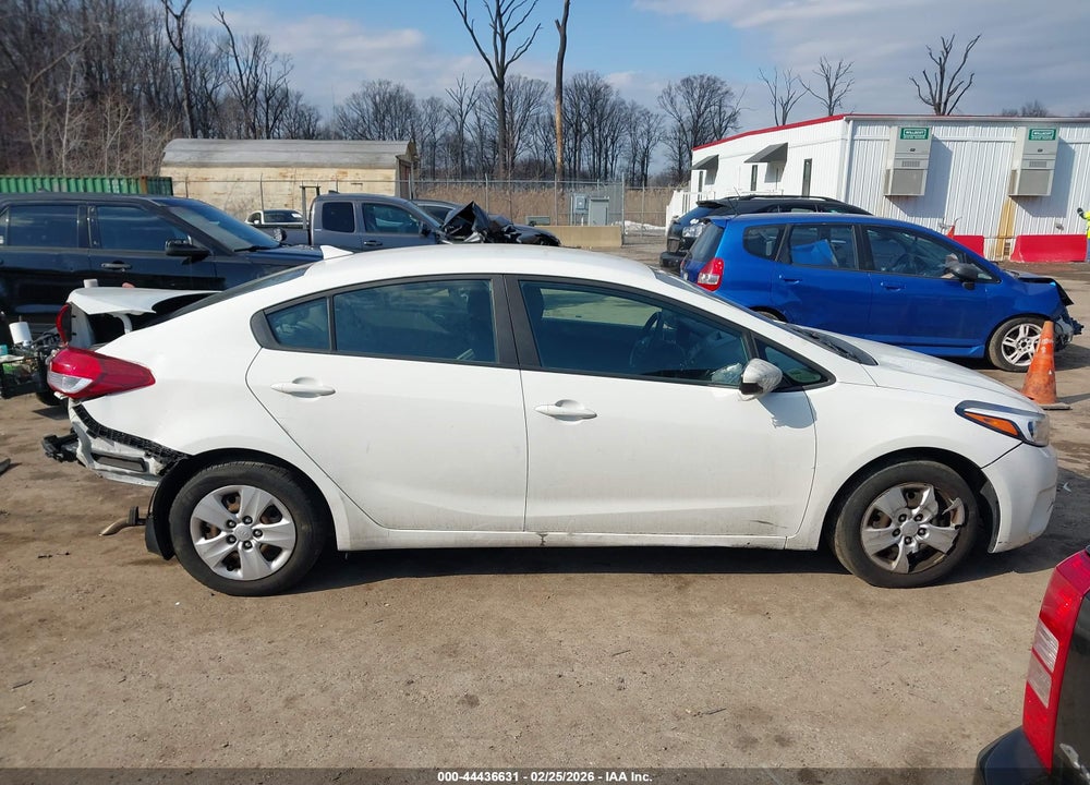 2017 KIA FORTE LX VIN: 3KPFK4A73HE125875