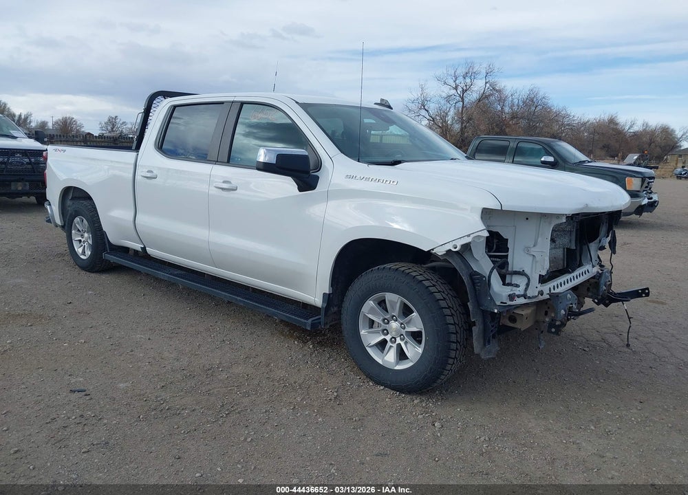 2022 CHEVROLET SILVERADO 1500 4WD  STANDARD BED LT VIN: 1GCUDDED0NZ502583