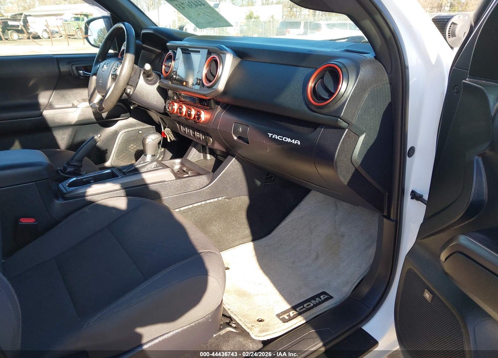 2017 TOYOTA TACOMA TRD SPORT VIN: 3TMCZ5AN2HM058078