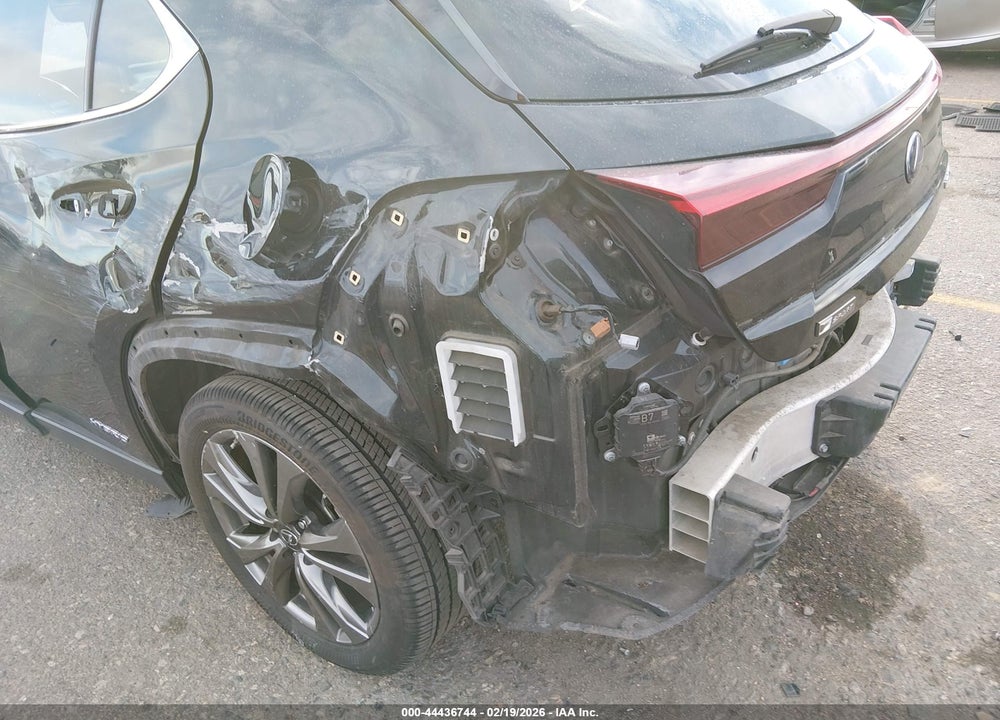2021 LEXUS UX 250H F SPORT VIN: JTHR9JBH2M2039557