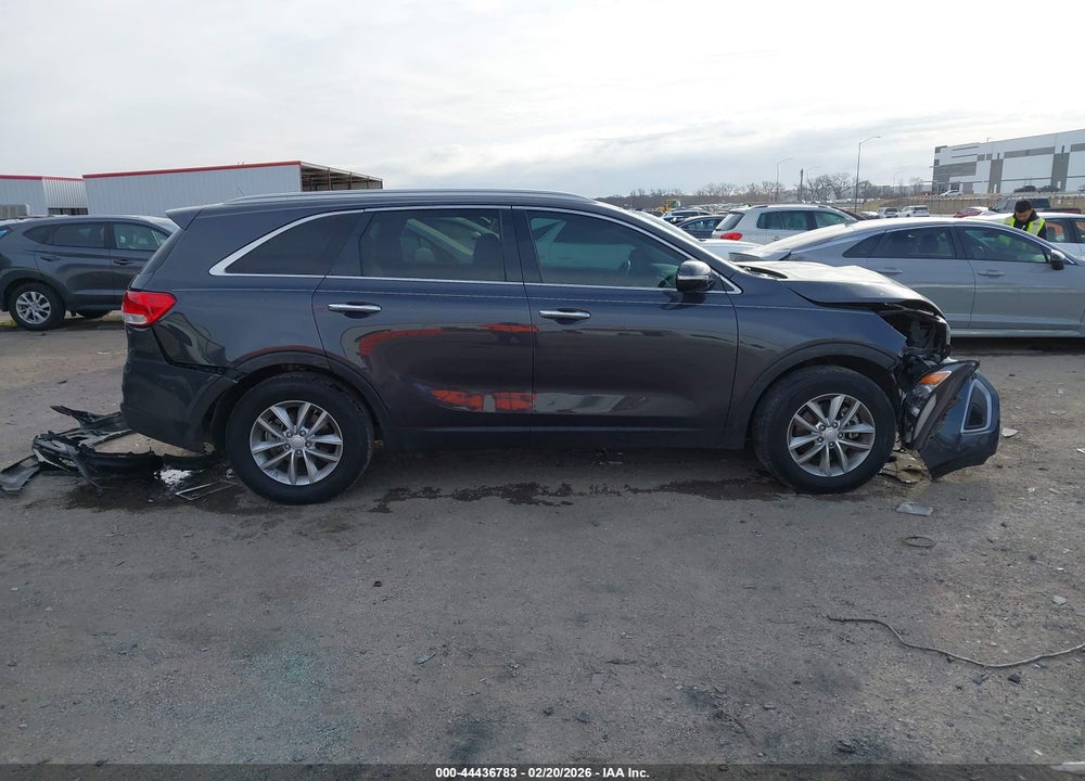 2016 KIA SORENTO LX VIN: 5XYPG4A30GG163312