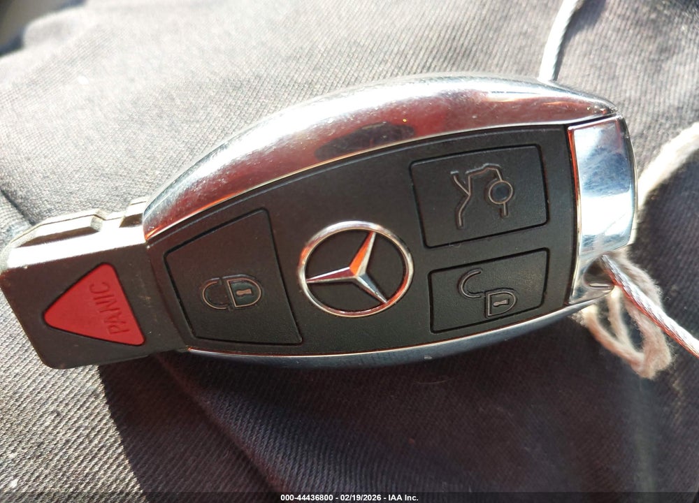 2013 MERCEDES-BENZ C 250 SPORT VIN: WDDGF4HB2DG129662