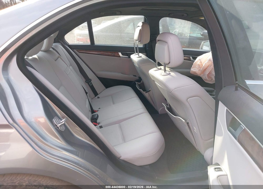 2013 MERCEDES-BENZ C 250 SPORT VIN: WDDGF4HB2DG129662