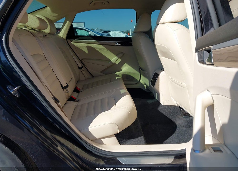 2018 VOLKSWAGEN PASSAT 2.0T SEL PREMIUM VIN: 1VWCA7A32JC048379