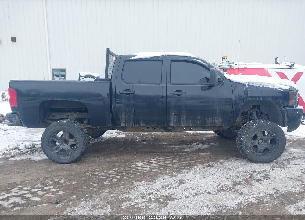 2011 CHEVROLET SILVERADO 1500 LT VIN: 3GCPKSE3XBG180755