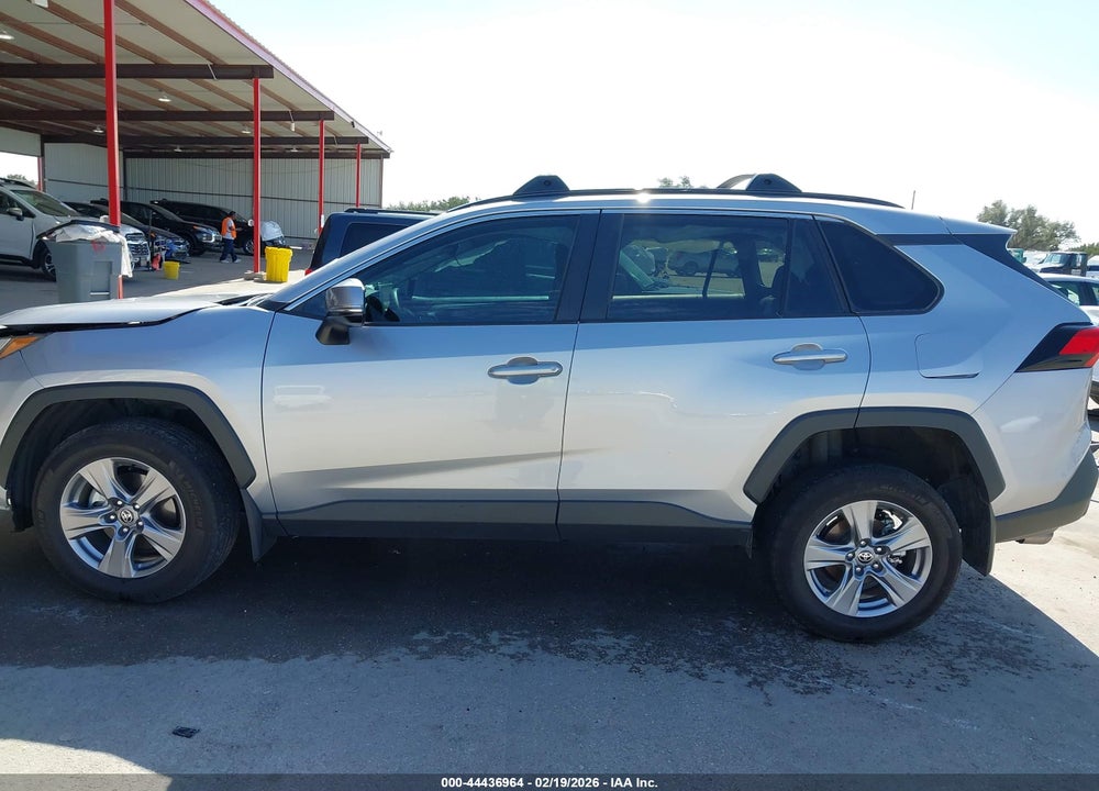 2024 TOYOTA RAV4 XLE VIN: 2T3W1RFV1RC257435