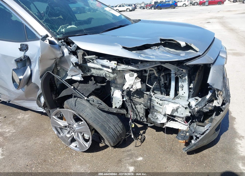 2024 TOYOTA RAV4 XLE VIN: 2T3W1RFV1RC257435