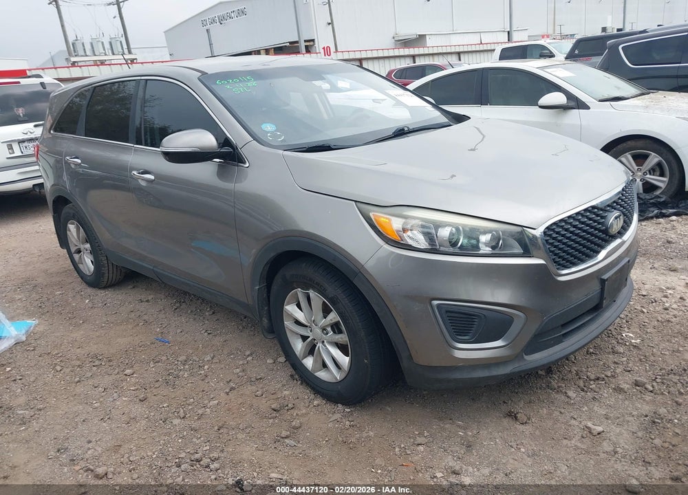 2016 KIA SORENTO 2.4L L VIN: 5XYPG4A3XGG186144