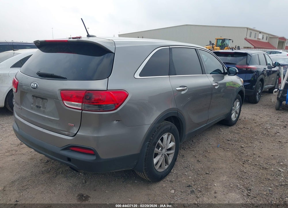 2016 KIA SORENTO 2.4L L VIN: 5XYPG4A3XGG186144