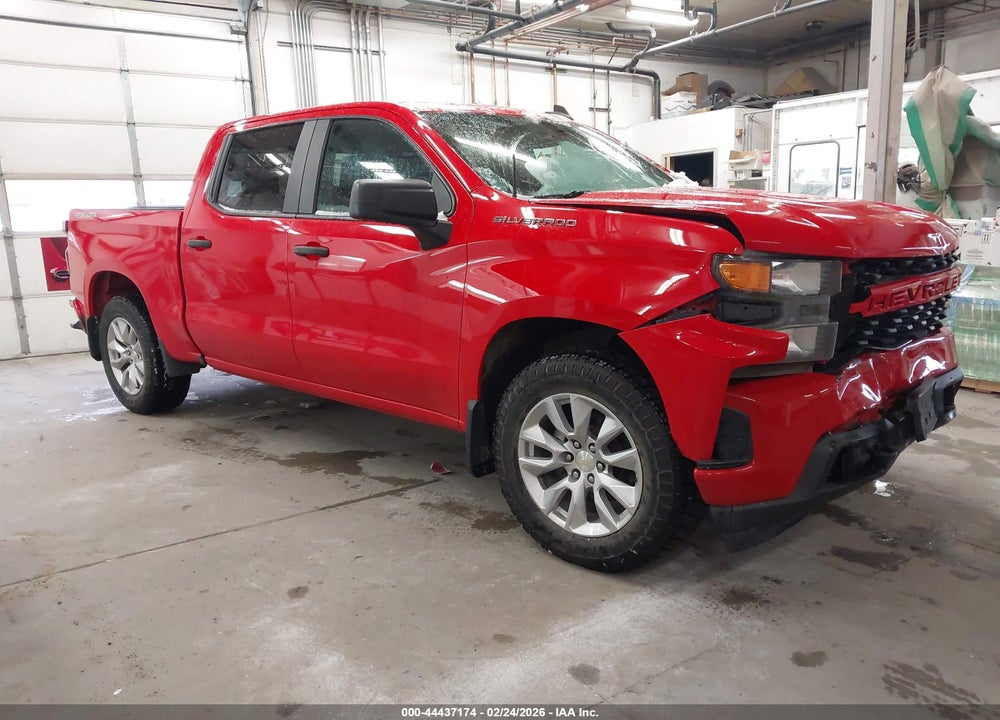 2021 CHEVROLET SILVERADO 1500 4WD  SHORT BED CUSTOM VIN: 3GCPYBEK9MG181923