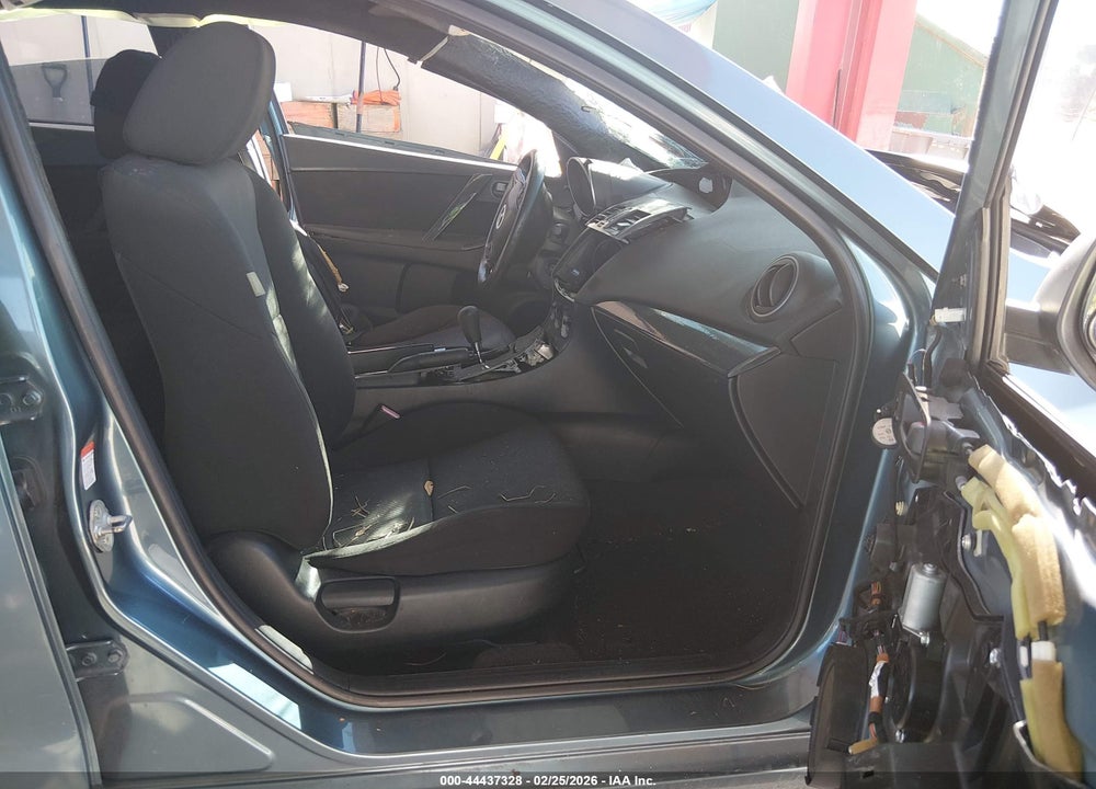 2011 MAZDA 3 VIN: JM1BL1UG4B1447554