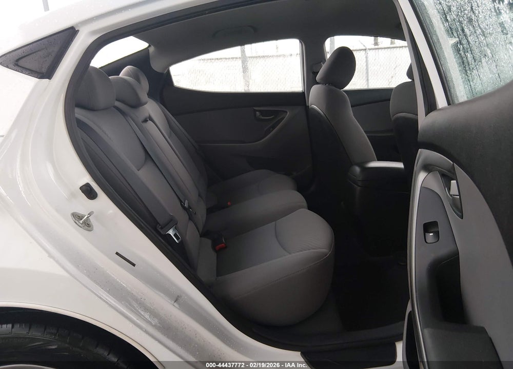 2016 HYUNDAI ELANTRA SE VIN: 5NPDH4AE9GH732491