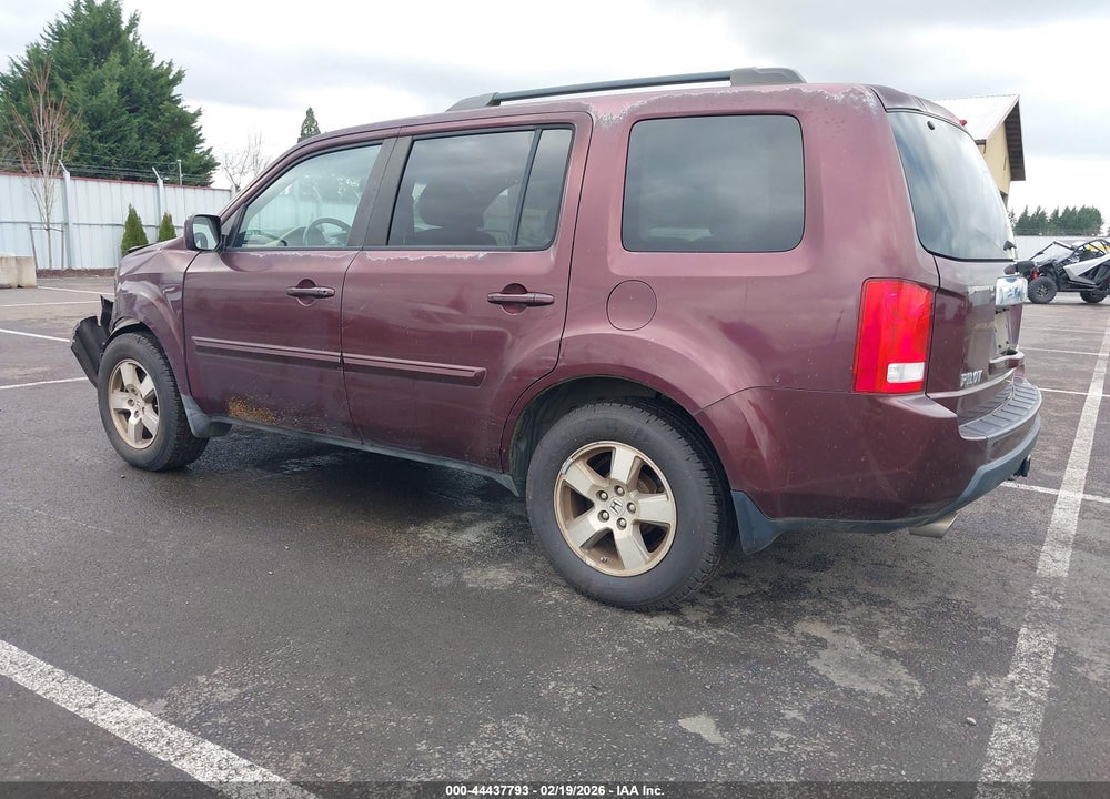 2011 HONDA PILOT EX-L VIN: 5FNYF4H57BB038791