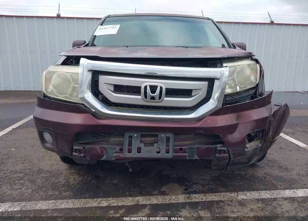 2011 HONDA PILOT EX-L VIN: 5FNYF4H57BB038791