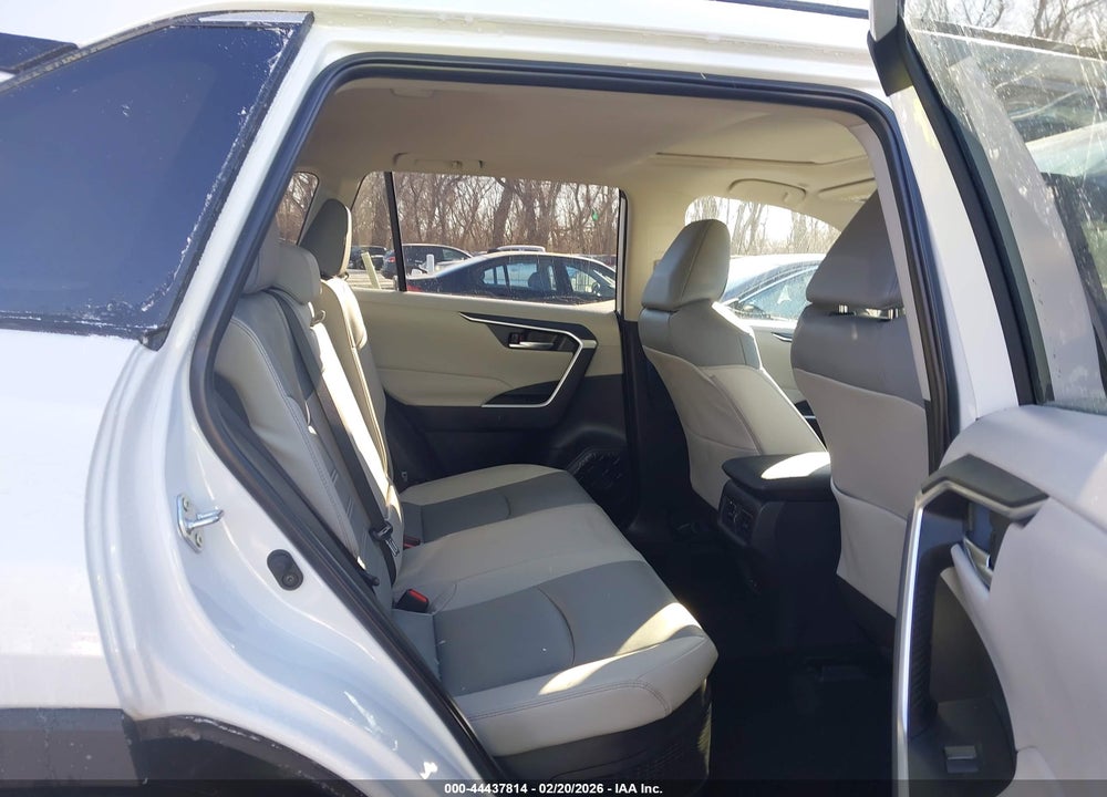2025 TOYOTA RAV4 HYBRID XLE PREMIUM VIN: 4T3B6RFV8SU196704