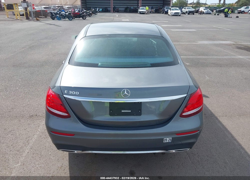 2018 MERCEDES-BENZ E 300 VIN: WDDZF4JB9JA476018