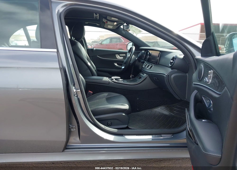 2018 MERCEDES-BENZ E 300 VIN: WDDZF4JB9JA476018