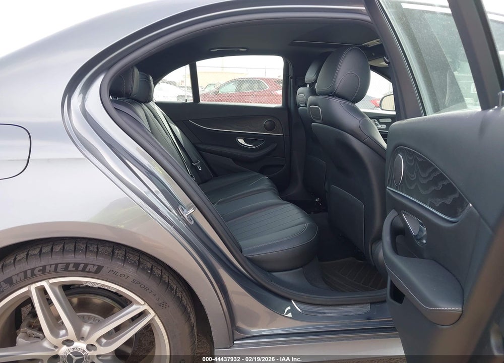 2018 MERCEDES-BENZ E 300 VIN: WDDZF4JB9JA476018
