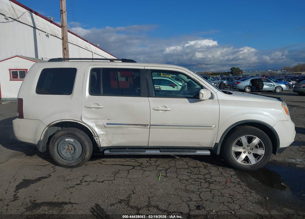 2013 HONDA PILOT TOURING VIN: 5FNYF4H91DB068424