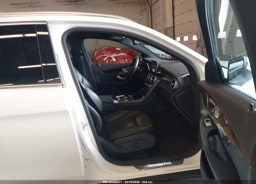 2016 MERCEDES-BENZ GLC 300 4MATIC VIN: WDC0G4KB6GF064370