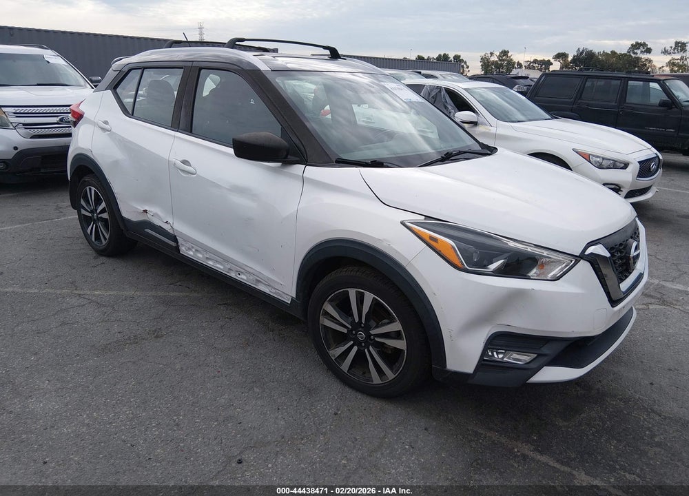 2018 NISSAN KICKS SR VIN: 3N1CP5CU9JL537946