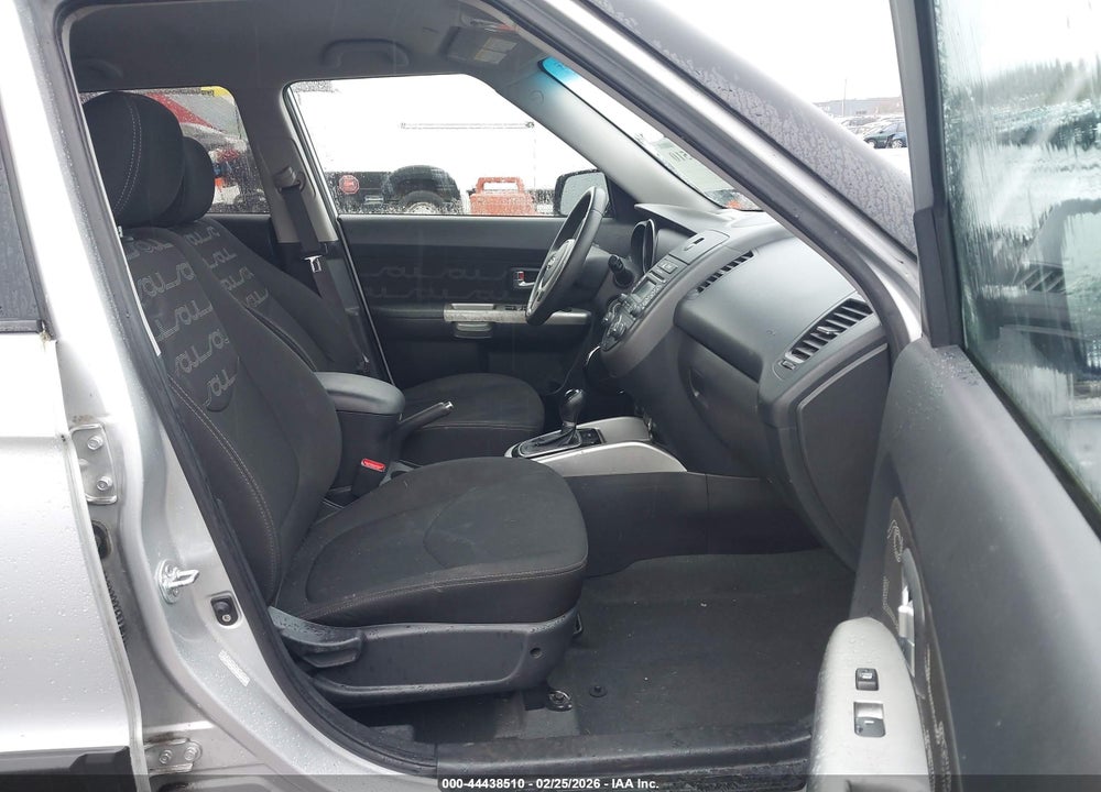 2012 KIA SOUL + VIN: KNDJT2A65C7397131
