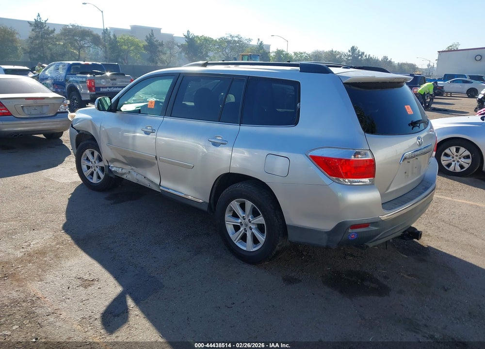 2011 TOYOTA HIGHLANDER BASE V6 VIN: 5TDBK3EH8BS051829
