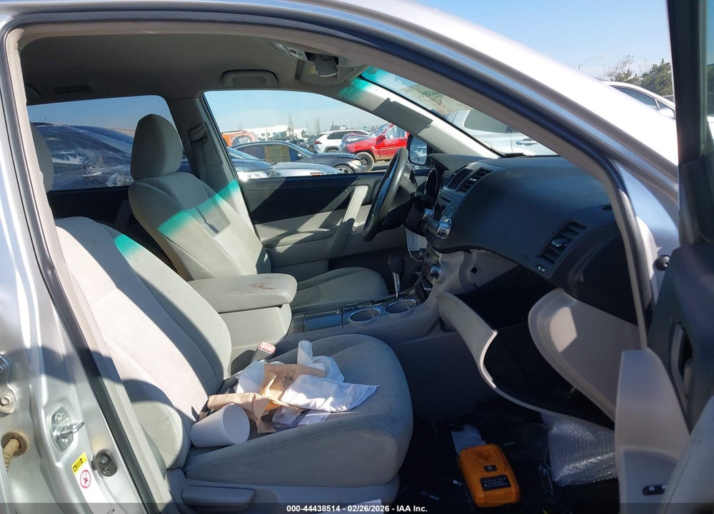 2011 TOYOTA HIGHLANDER BASE V6 VIN: 5TDBK3EH8BS051829