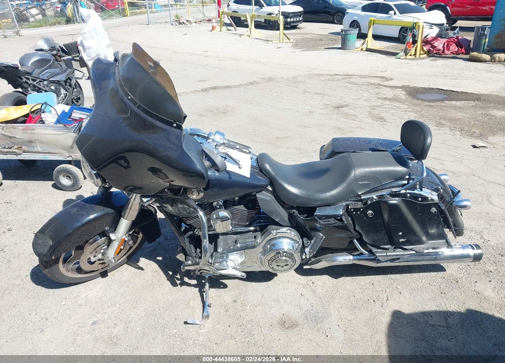 2013 HARLEY-DAVIDSON FLHX STREET GLIDE VIN: 1HD1KBM1XDB662738