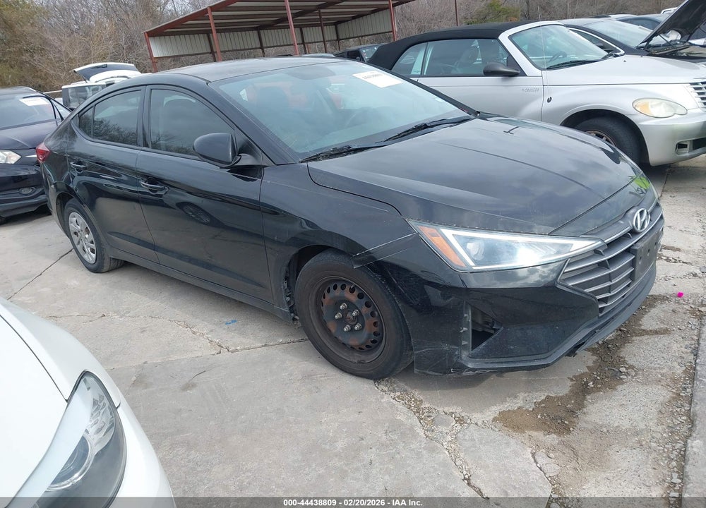 2019 HYUNDAI ELANTRA SE VIN: 5NPD74LF3KH460098