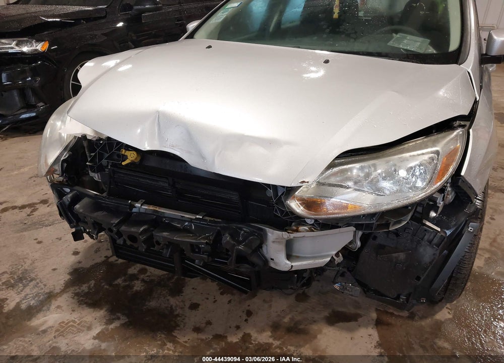 2013 FORD FOCUS SE VIN: 1FADP3K29DL325575