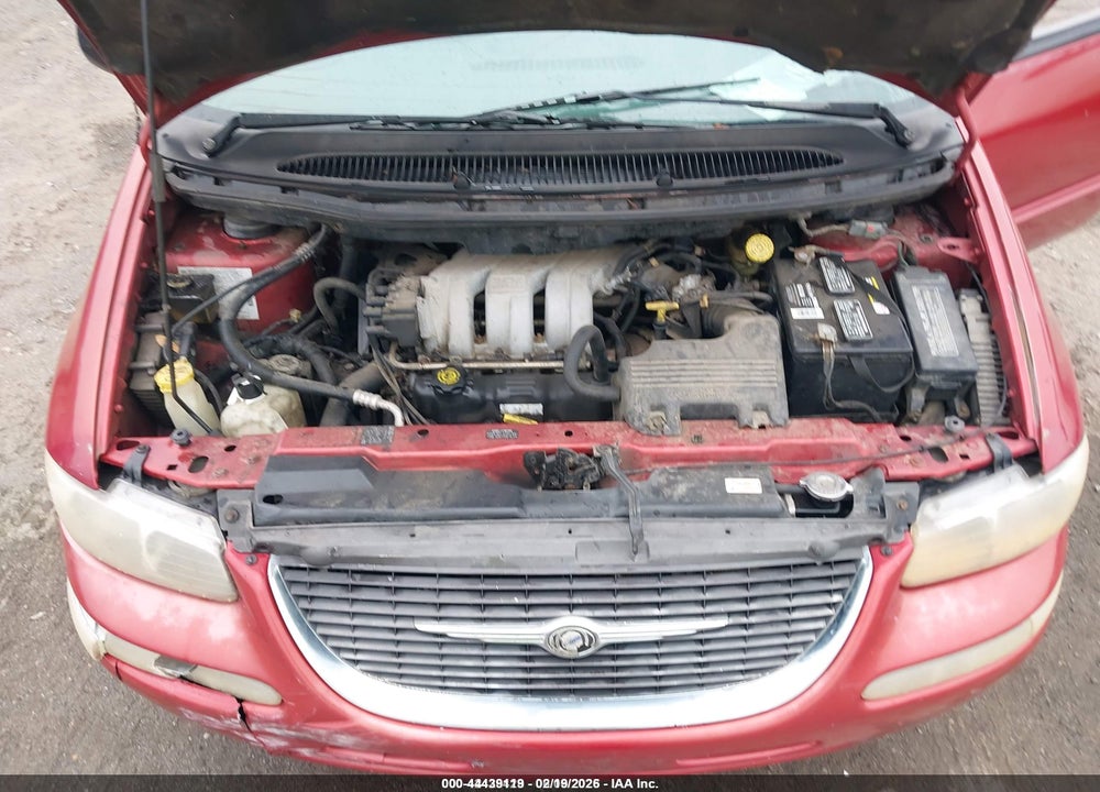 2000 CHRYSLER TOWN & COUNTRY LX VIN: 1C4GP44G1YB671279
