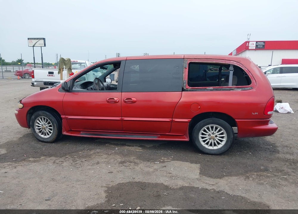 2000 CHRYSLER TOWN & COUNTRY LX VIN: 1C4GP44G1YB671279