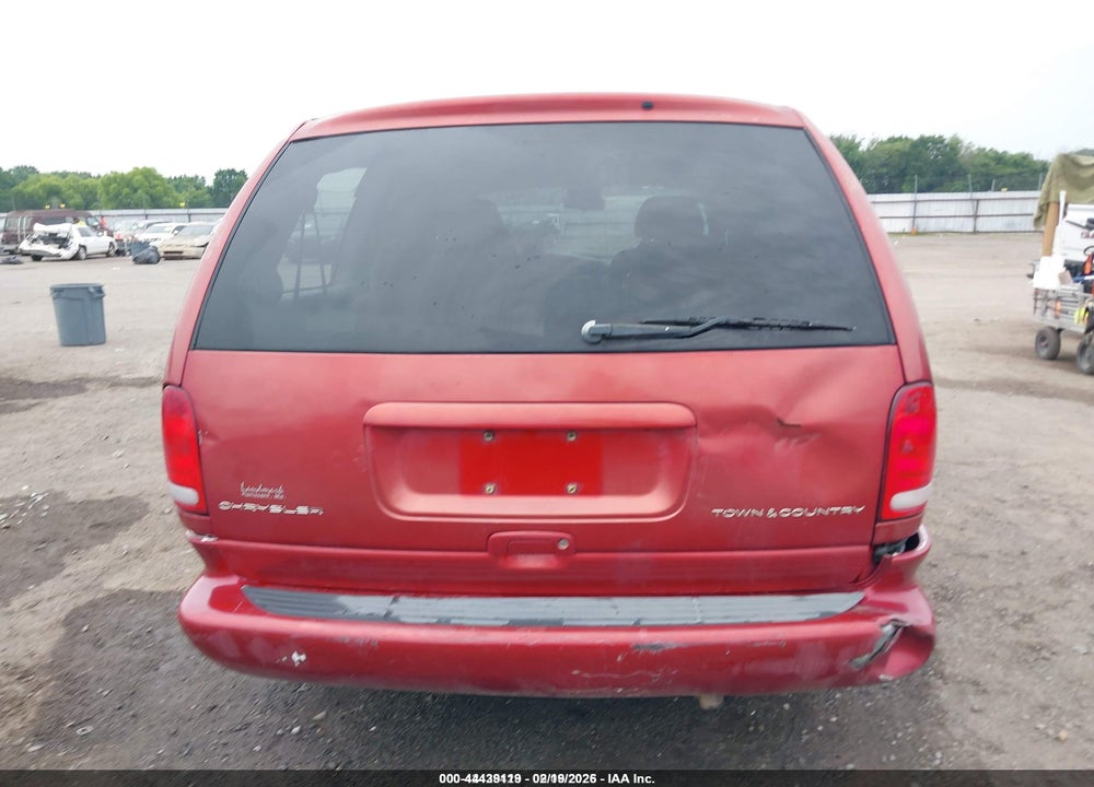 2000 CHRYSLER TOWN & COUNTRY LX VIN: 1C4GP44G1YB671279