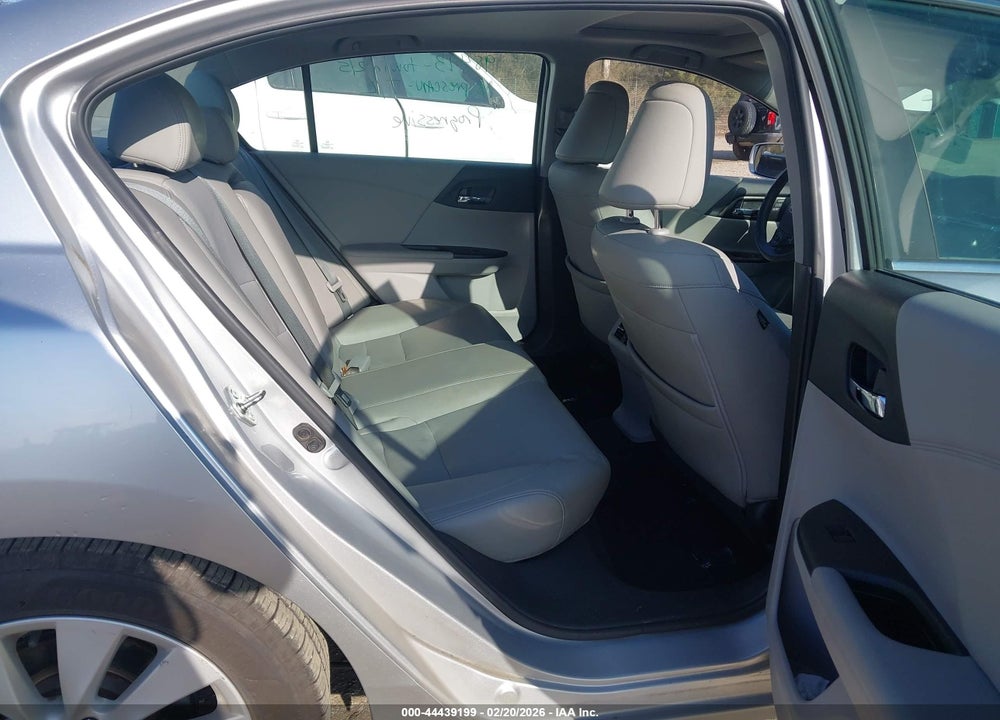 2015 HONDA ACCORD EX-L VIN: 1HGCR2F89FA168011